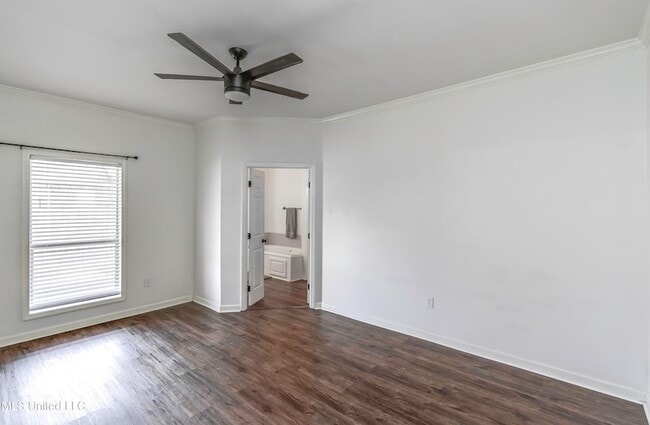 Building Photo - 120 Lennox Pl