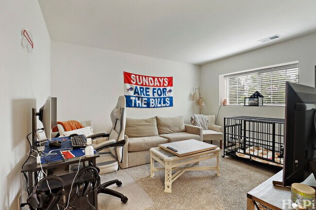 Building Photo - 6740 Linden Trl