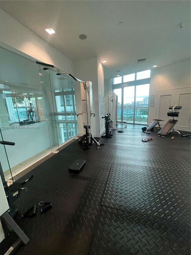 Building Photo - 350 S Miami Ave