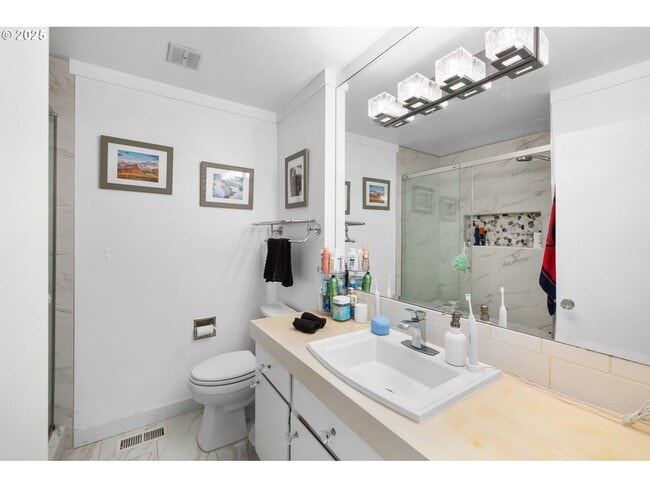 Building Photo - Bright and Open 1,638 SqFt Home Featuring Fireplace, Updated Kitchen & Scenic Outdoor Views ***Wa...