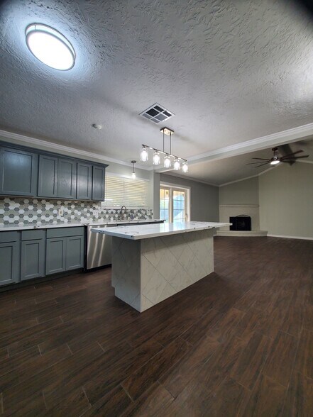 Building Photo - 7801 Barryknoll Ln