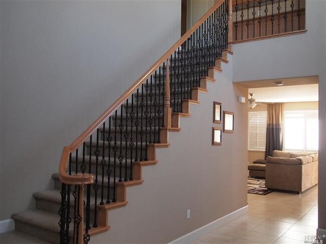 Building Photo - MARCH MOVE IN SPECIAL!  $250.00 off 1st Month's Rent if you move in by March 31st. Beautiful 5 be...