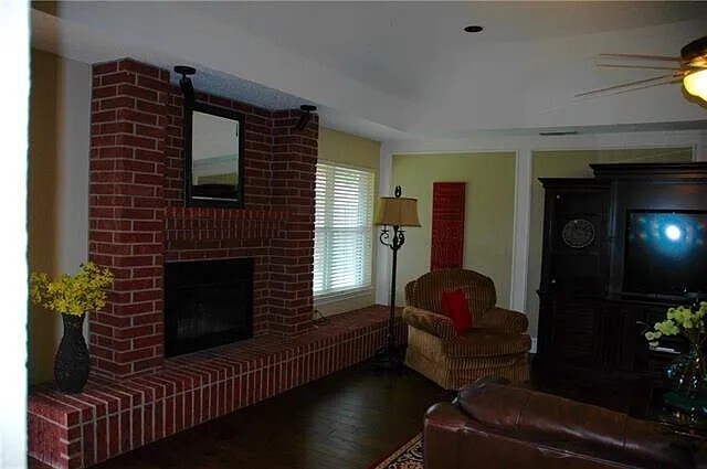 Building Photo - 8028 Buttercup Cir S