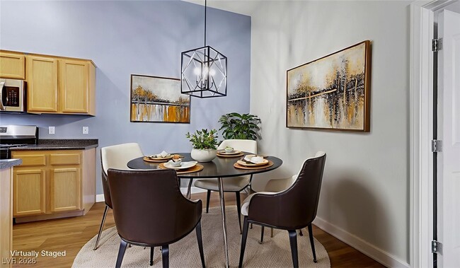 Building Photo - 2305 W Horizon Ridge Pkwy