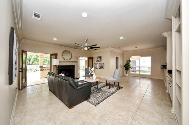 Building Photo - 14207 Jade Cove Dr