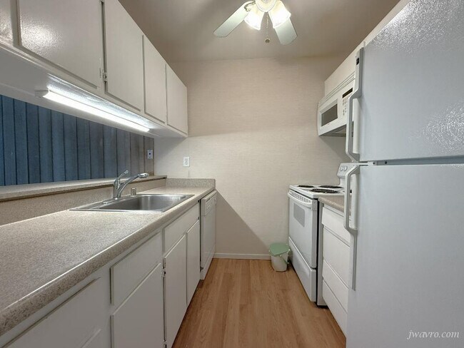 Building Photo - 85 Ora Way