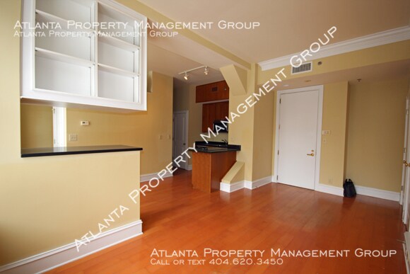 Building Photo - 57 Forsyth St. #4H
