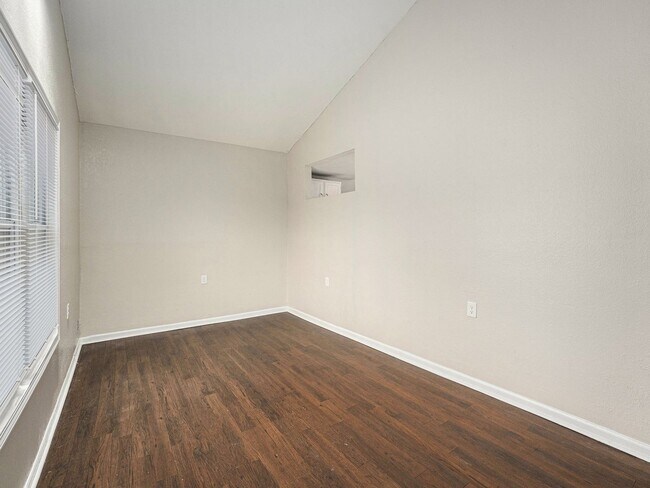 Building Photo - Bellefontaine