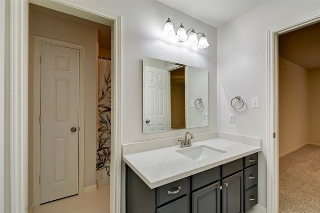 Building Photo - 2311 Stableridge Dr