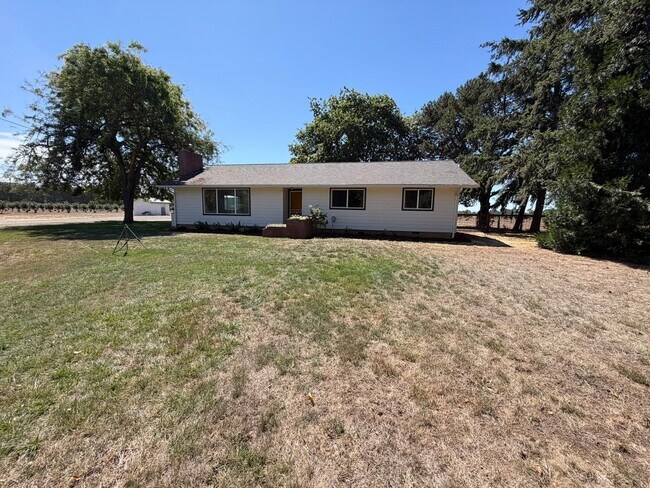 Building Photo - 27840 7 Mile Ln