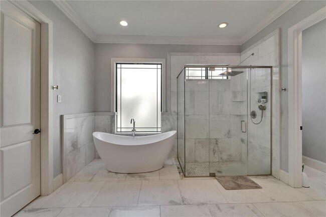 Building Photo - 6116 Lagomar Ln