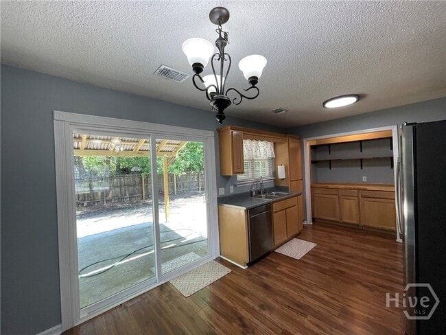 Building Photo - 119 Mustang Dr