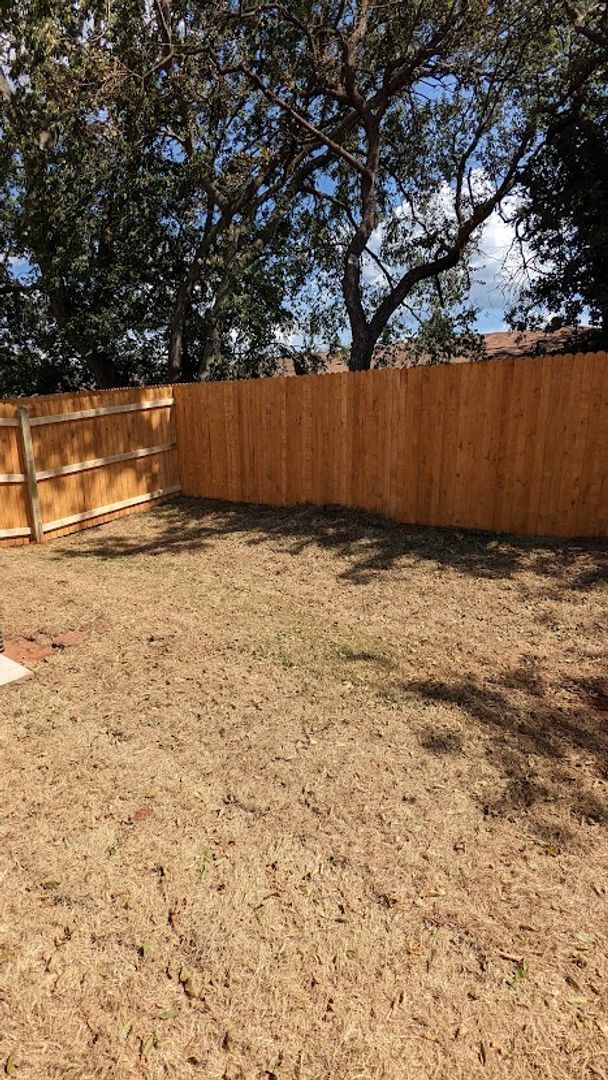 Building Photo - 3 Bed 2 Bath 2 Car Duplex Freedom Villas in Midwest City, OK