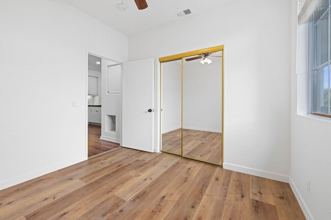 Building Photo - 10722 Sabre Hill Dr