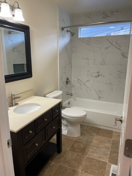 Building Photo - 8918 Birch Park Cir