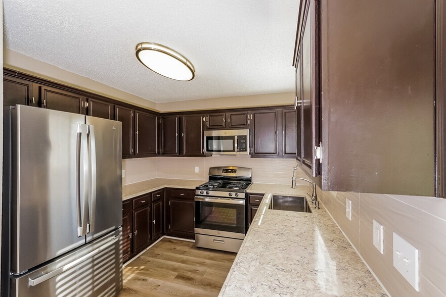 Building Photo - 3305 Wilmington Dr