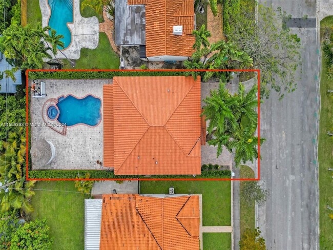 Building Photo - 527 SW 20th Rd