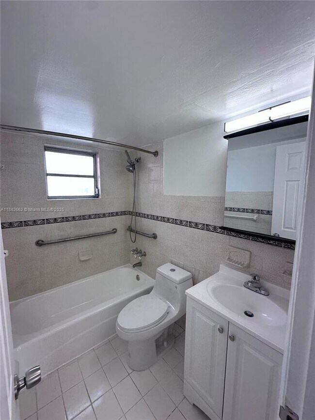 Building Photo - 6090 W Flagler St