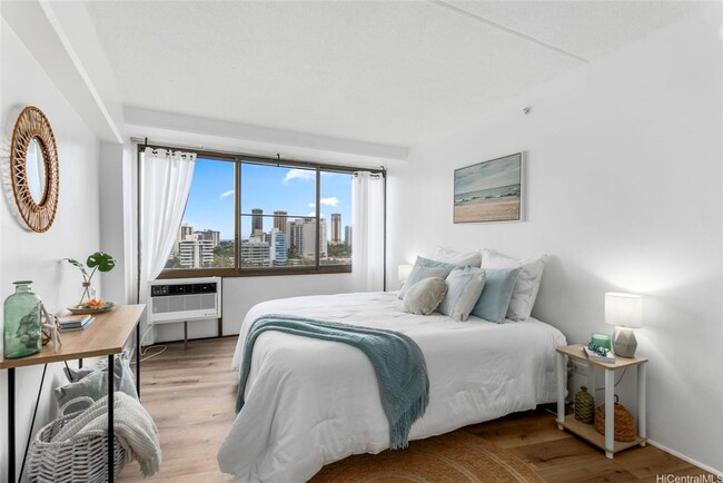 Building Photo - Marco Polo - Upgraded two bedroom, 2 bath,...