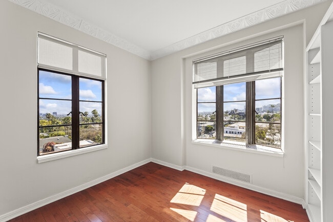 Building Photo - 1314 Hayworth Ave