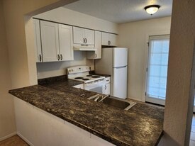Building Photo - 448 Dartmouth Ave