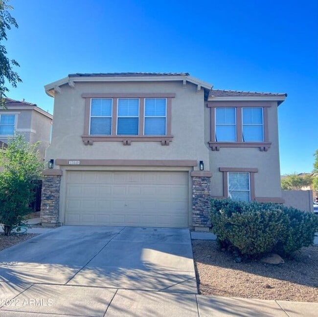 Building Photo - 5 bed - 3 bath in Litchfield with Pool!