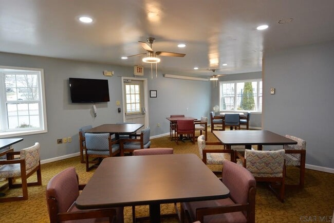 Building Photo - 13 1st St