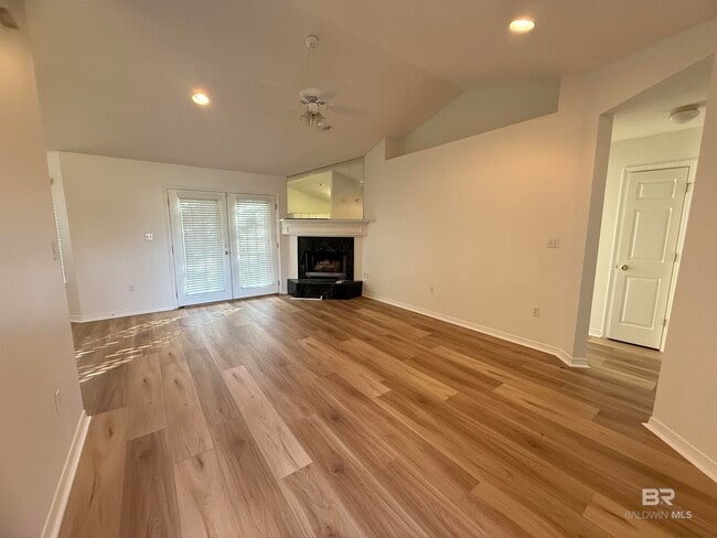 Building Photo - 24608 Tarpon Ln