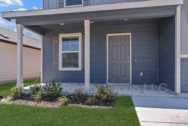 Building Photo - 535 Wild Olive Wy