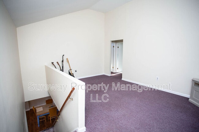 Building Photo - 90 Clubhouse Rd