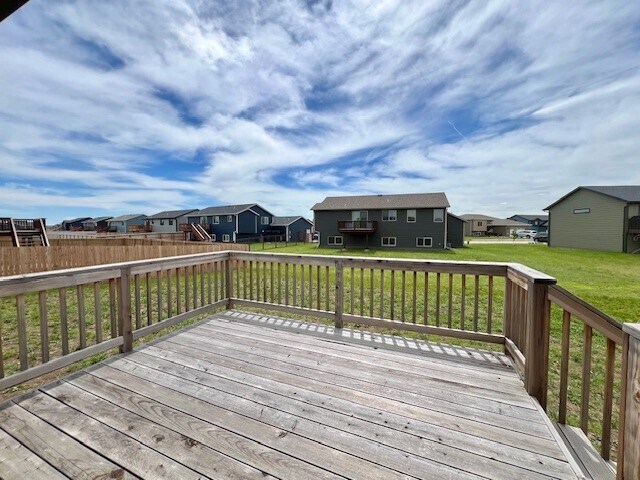 Building Photo - 557 Antietam Dr