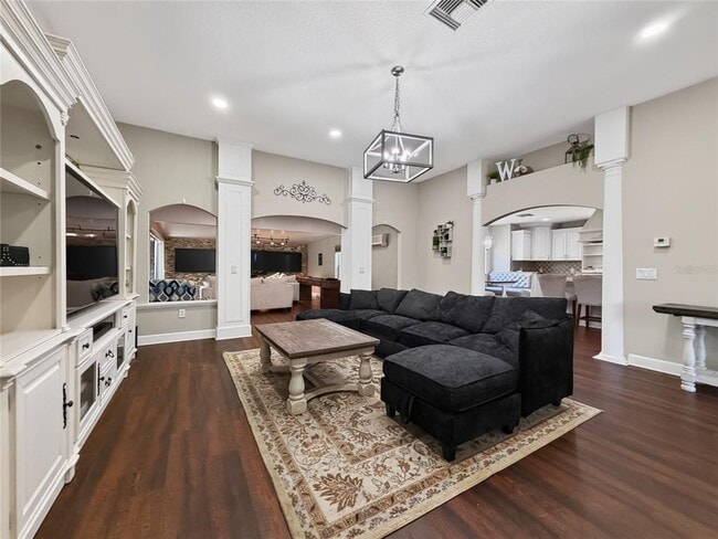 Building Photo - 33721 Spring Dr