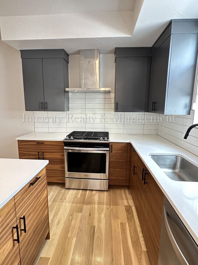 Building Photo - 2939 W 23rd Ave