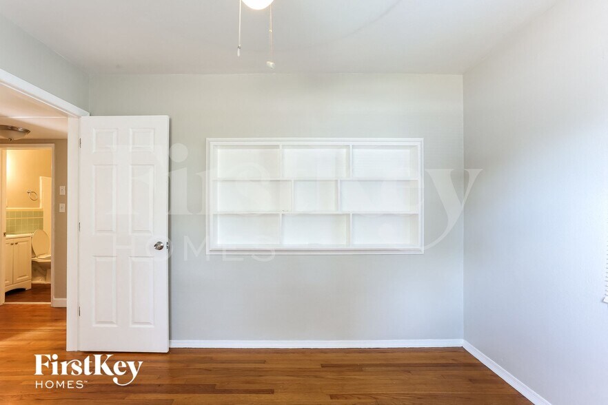 Building Photo - 5245 2nd Ave N