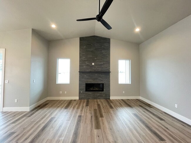 Building Photo - Newer Rathdrum Rancher