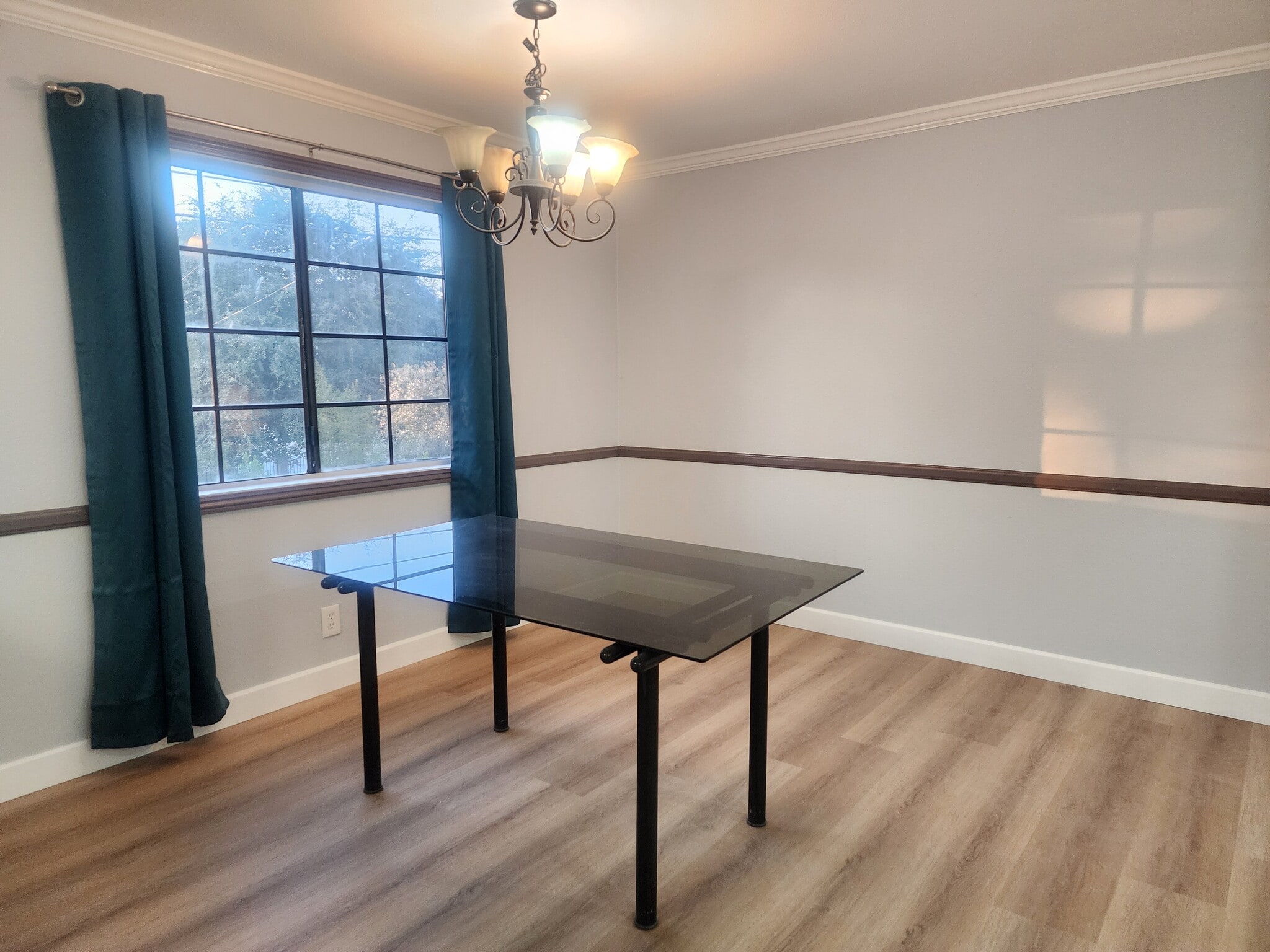 Building Photo - 736 N Garfield Ave