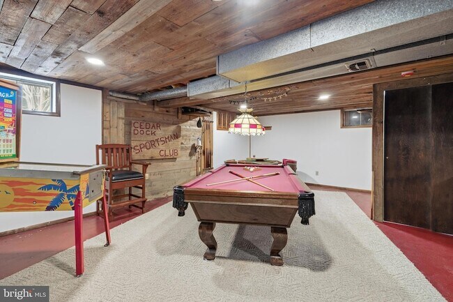 Building Photo - 218 Holly Ave