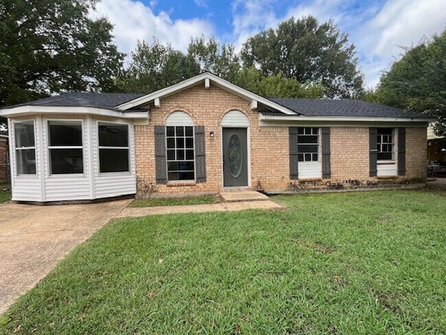 Primary Photo - Renovated 3 Bedroom 1.5 Bath Home for Rent!!