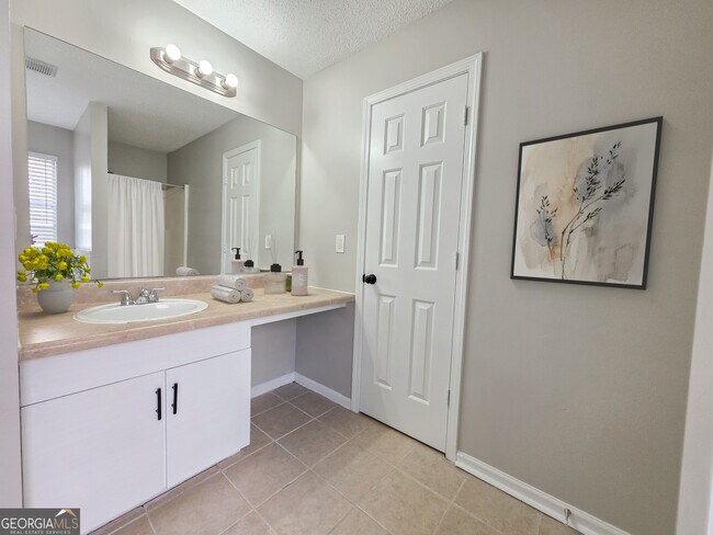 Building Photo - 2281 Rambling Way