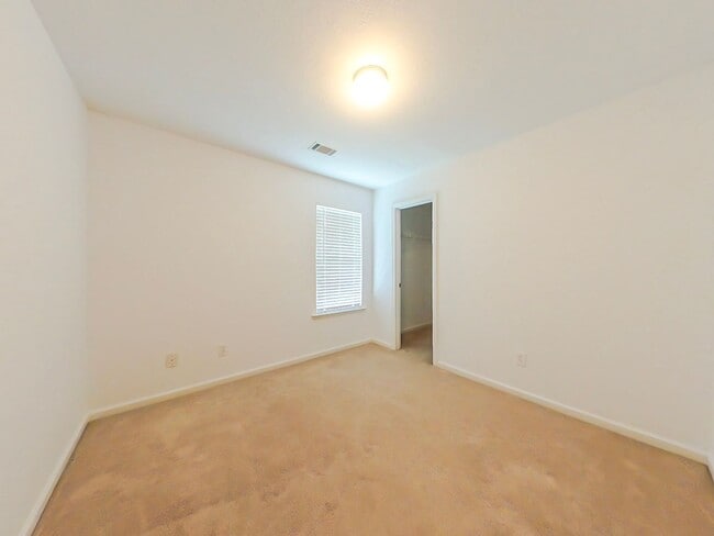 Building Photo - Grovetown Home!