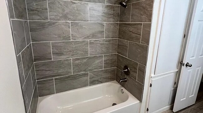 Building Photo - $0 First Month's Rent / $0 Deposit at Move-in