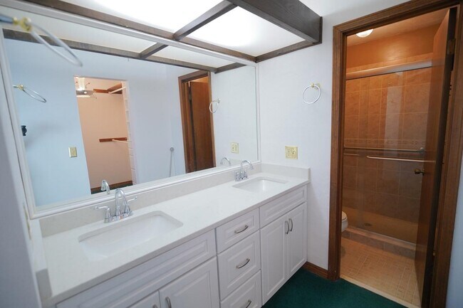 Building Photo - 1309 Domingo Dr