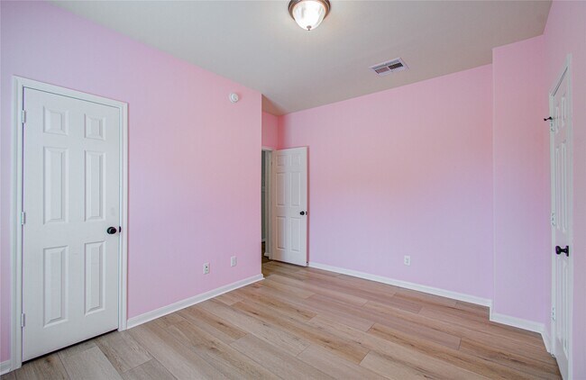 Building Photo - 28666 Pleasant Forest Dr