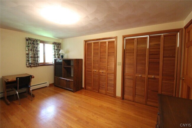 Building Photo - 6363 Muskrat Bay Rd
