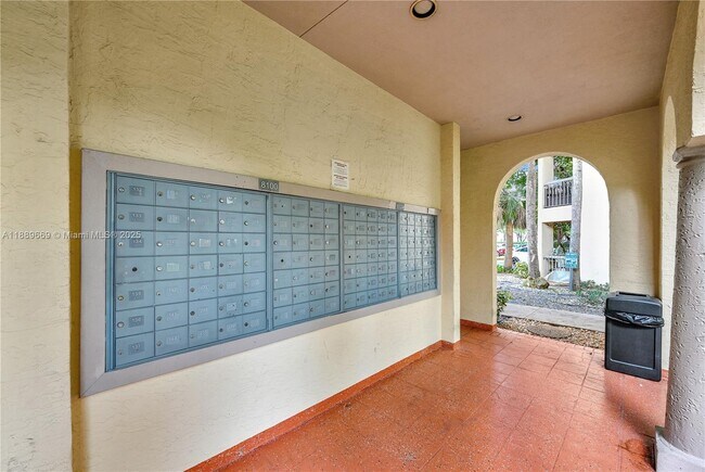 Building Photo - 8120 Geneva Ct