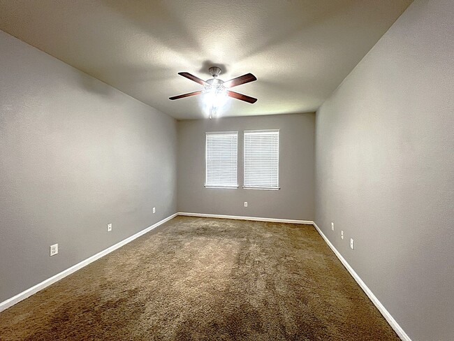 Building Photo - 3/2 Round Rock Condo in Turtle Creek Village