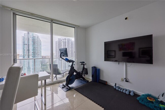 Building Photo - 300 S Biscayne Blvd