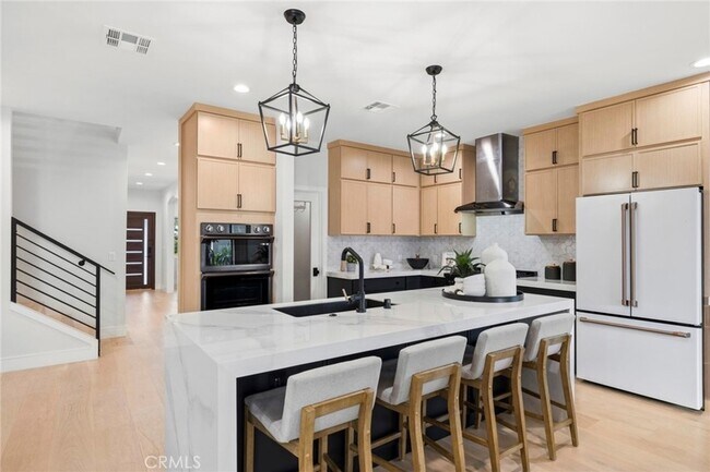 Building Photo - 4652 Charnock Dr