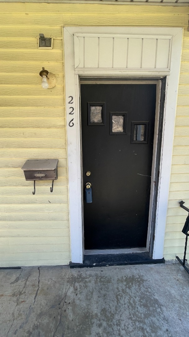 Building Photo - Spacious 4-Bedroom Home with 2 Full Bathrooms – Section 8 Approved and Ready for Move-In!