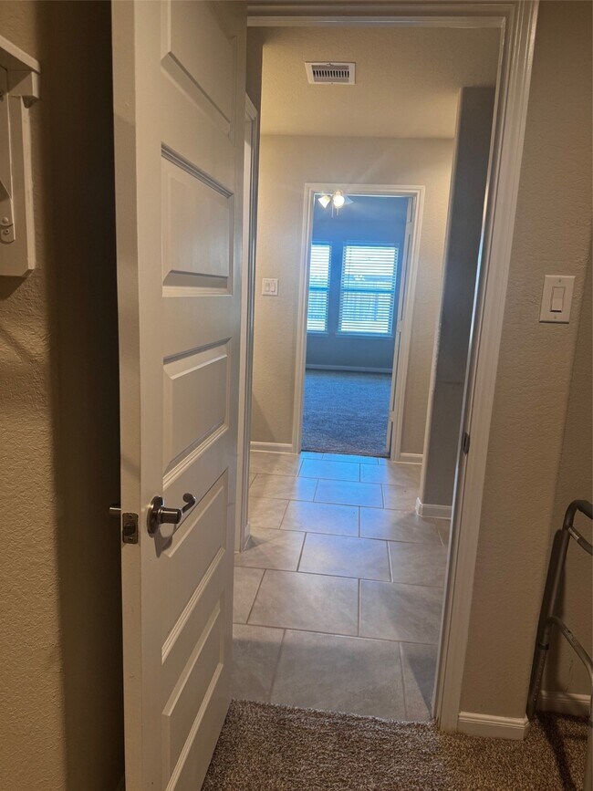 Building Photo - 5515 Russett Bay Ct